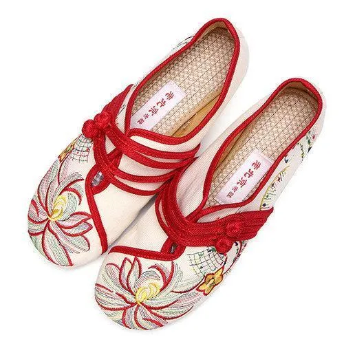 Big Size Flower Embroidered Chinese Knot Vintage Flat Casual Loafers