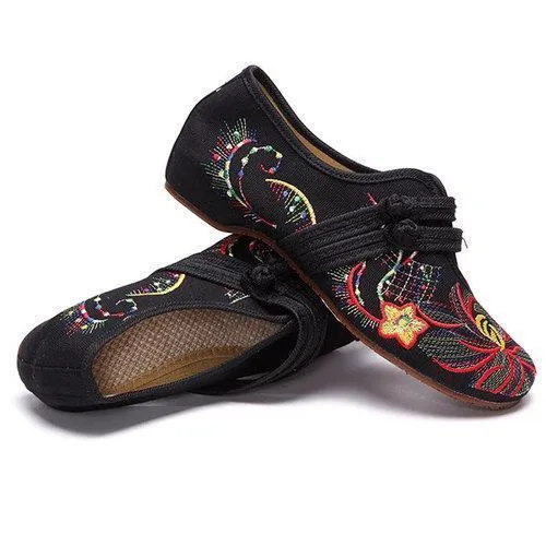 Big Size Flower Embroidered Chinese Knot Vintage Flat Casual Loafers