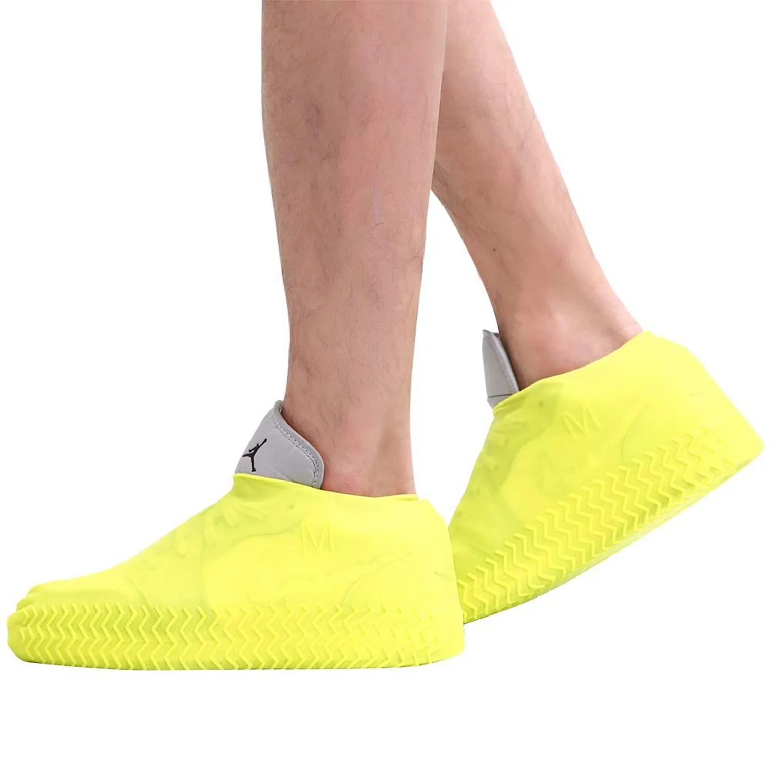 NON-SLIP SILICONE RAIN REUSABLE ANTI SKID WATERPROOF FORDABLE BOOT SHOE COVER (MEDIUM/ Mix Color)
